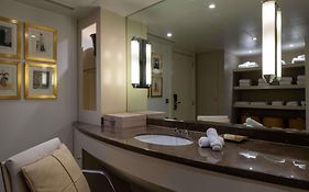 فندق موڤنبيك بيروت